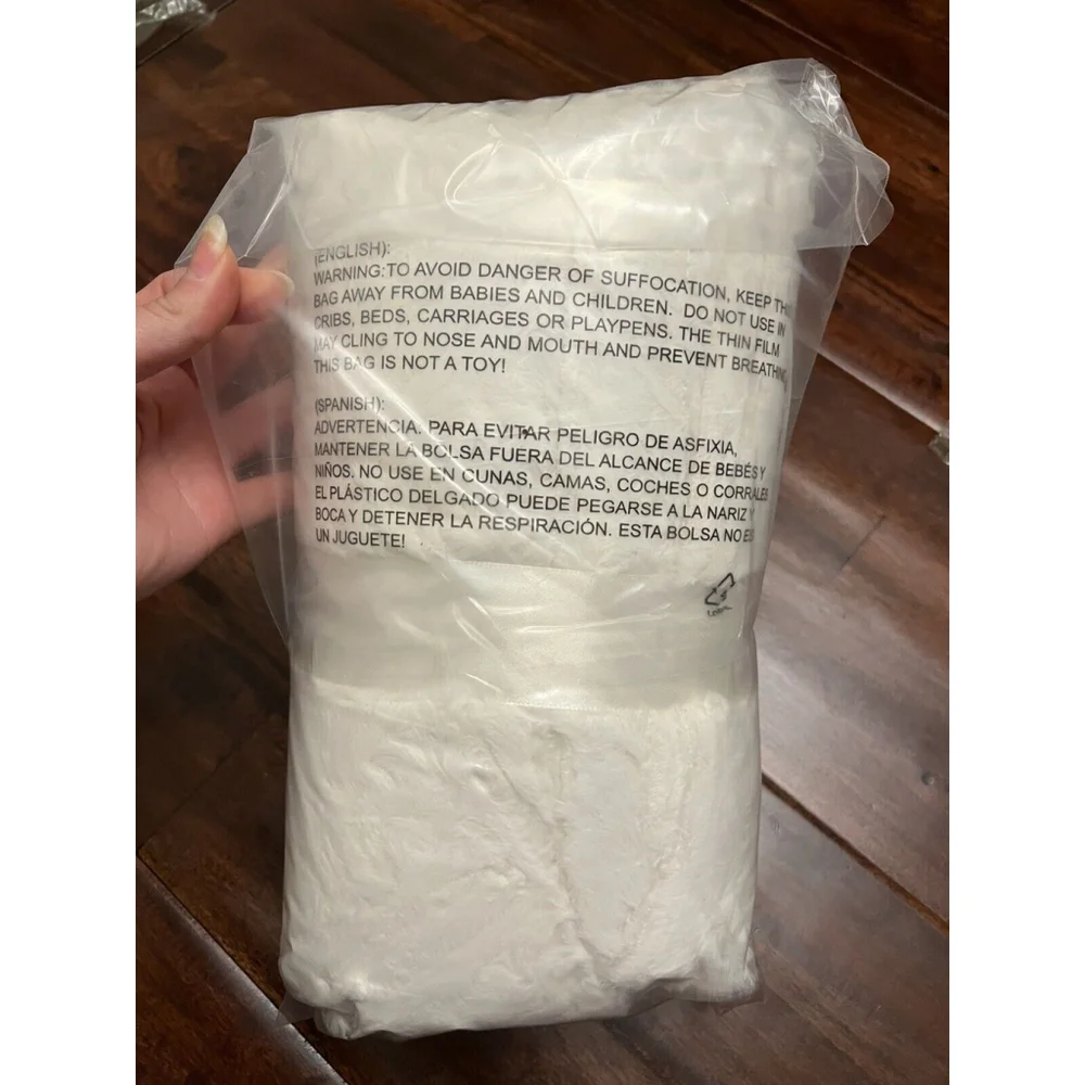 NEW Ulta Beauty Limited Edition Plush Throw Blanket White/Ivory 50” x 60”